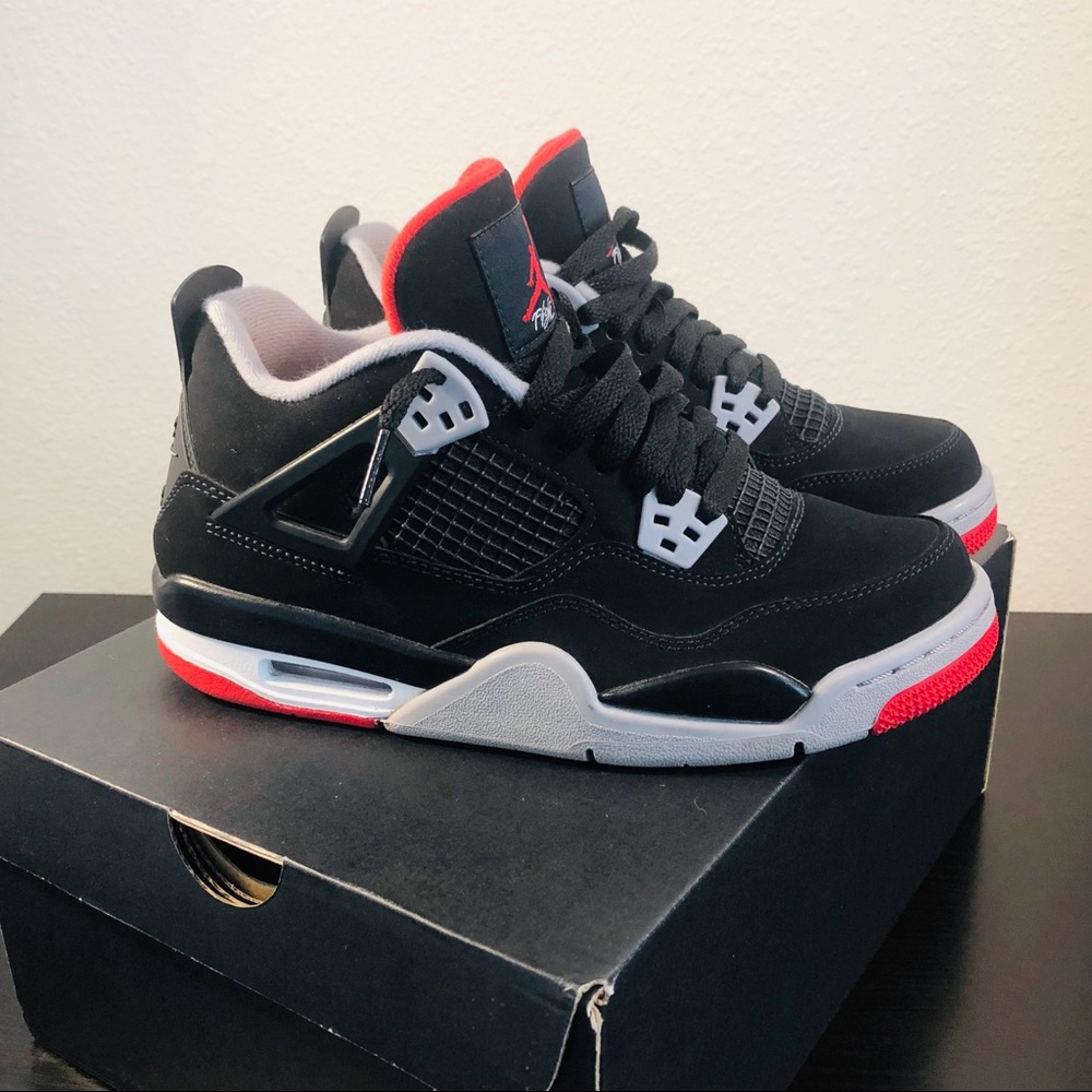 Air Jordan 4 Retro women’s Sz 7